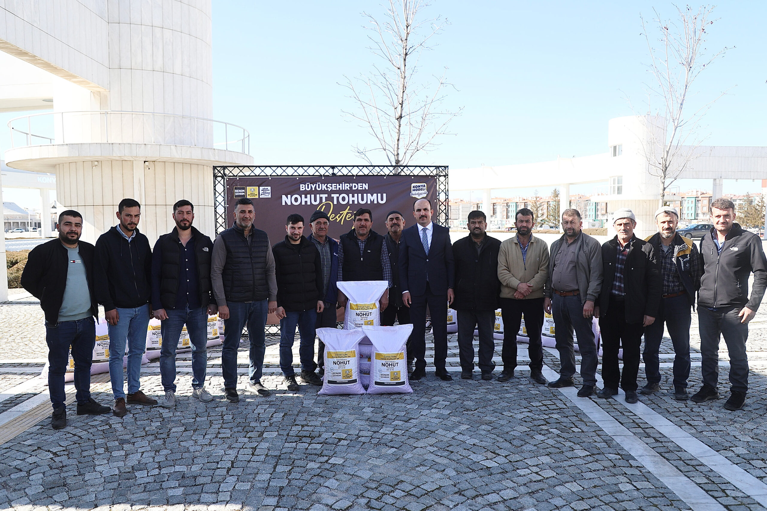 Konya Büyükşehir Belediyesi, susuz tarım modeliyle üretimi yaygınlaştırmak için çiftçilere