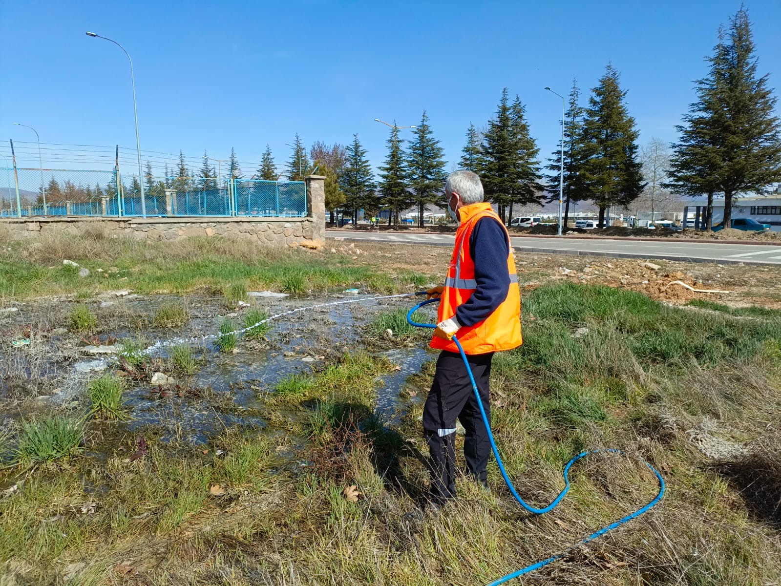 Seydişehir Belediyesi ekipleri vatandaşların yaz aylarını rahat bir şekilde geçirmesini