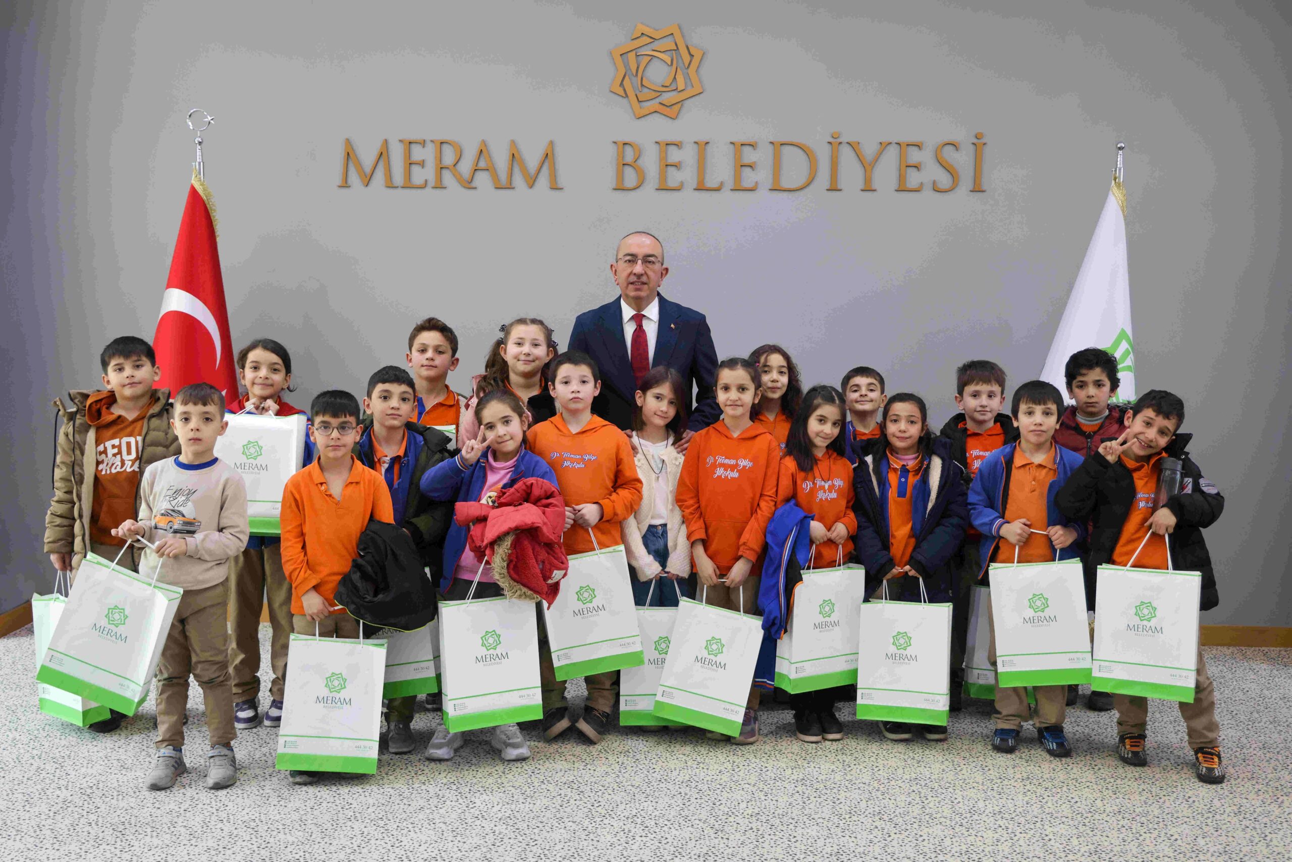 Meram Belediyesi ve Başkan Mustafa Kavuş, ilkokul ikinci sınıf öğrencilerini