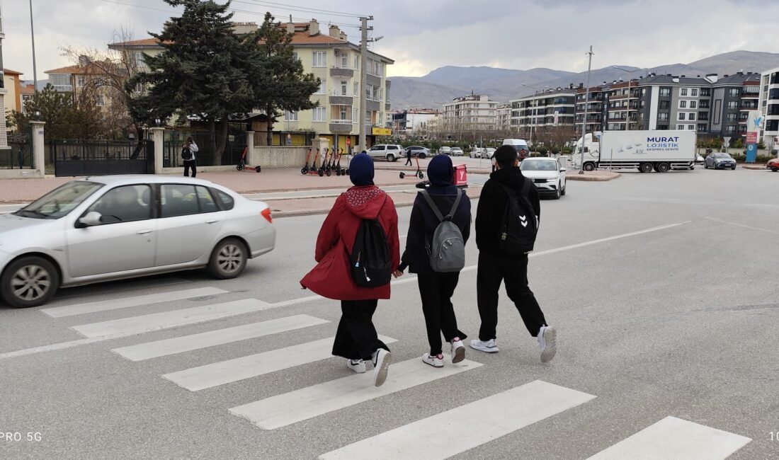 Konya’nın Selçuklu ilçesinde bulunan Cemil Meriç Anadolu Lisesi çevresinde yaşanan